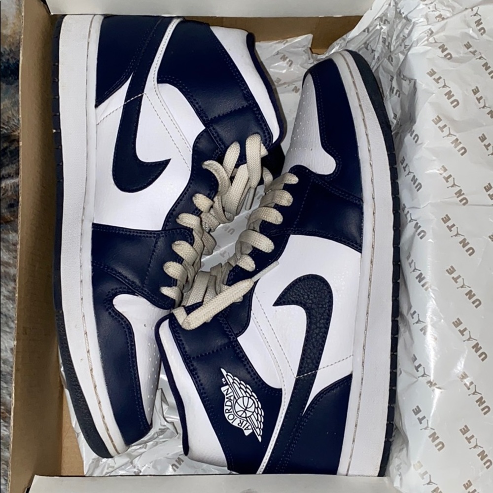 Air Jordan 1 mid